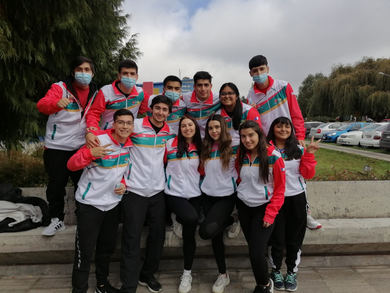 Estudiantes de educación física viven histórica ceremonia de investidura de su práctica profesional